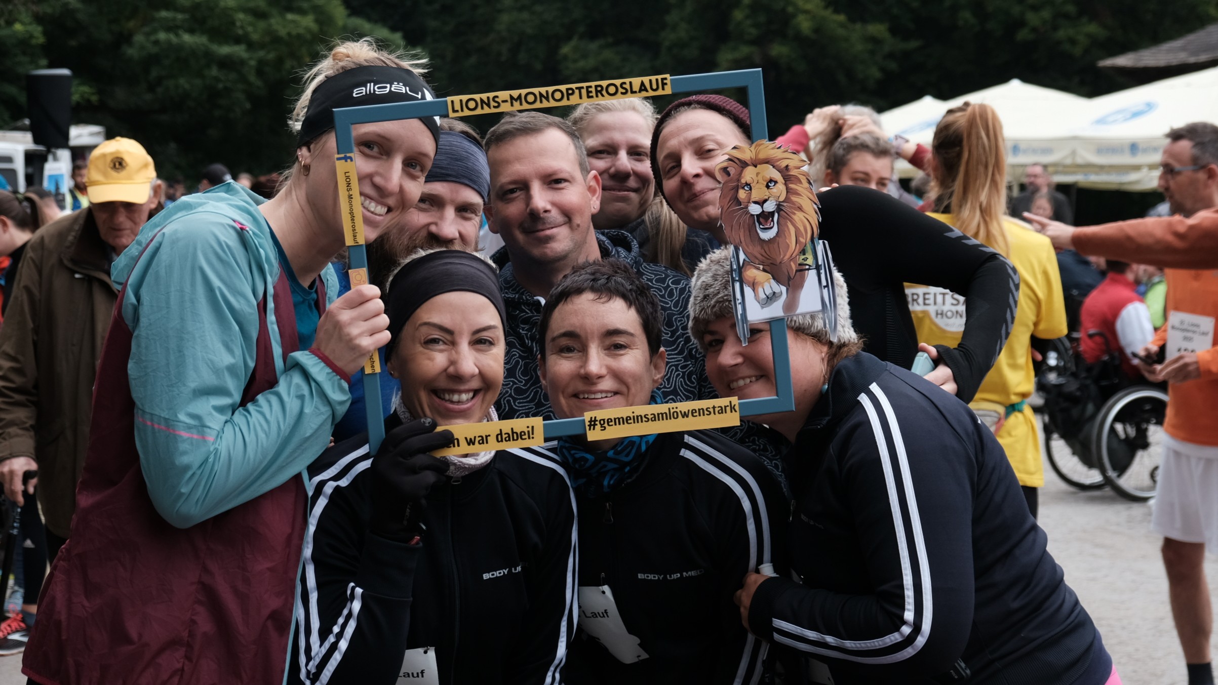 Unsere Läufer "voll im Rahmen" an der Startlinie
